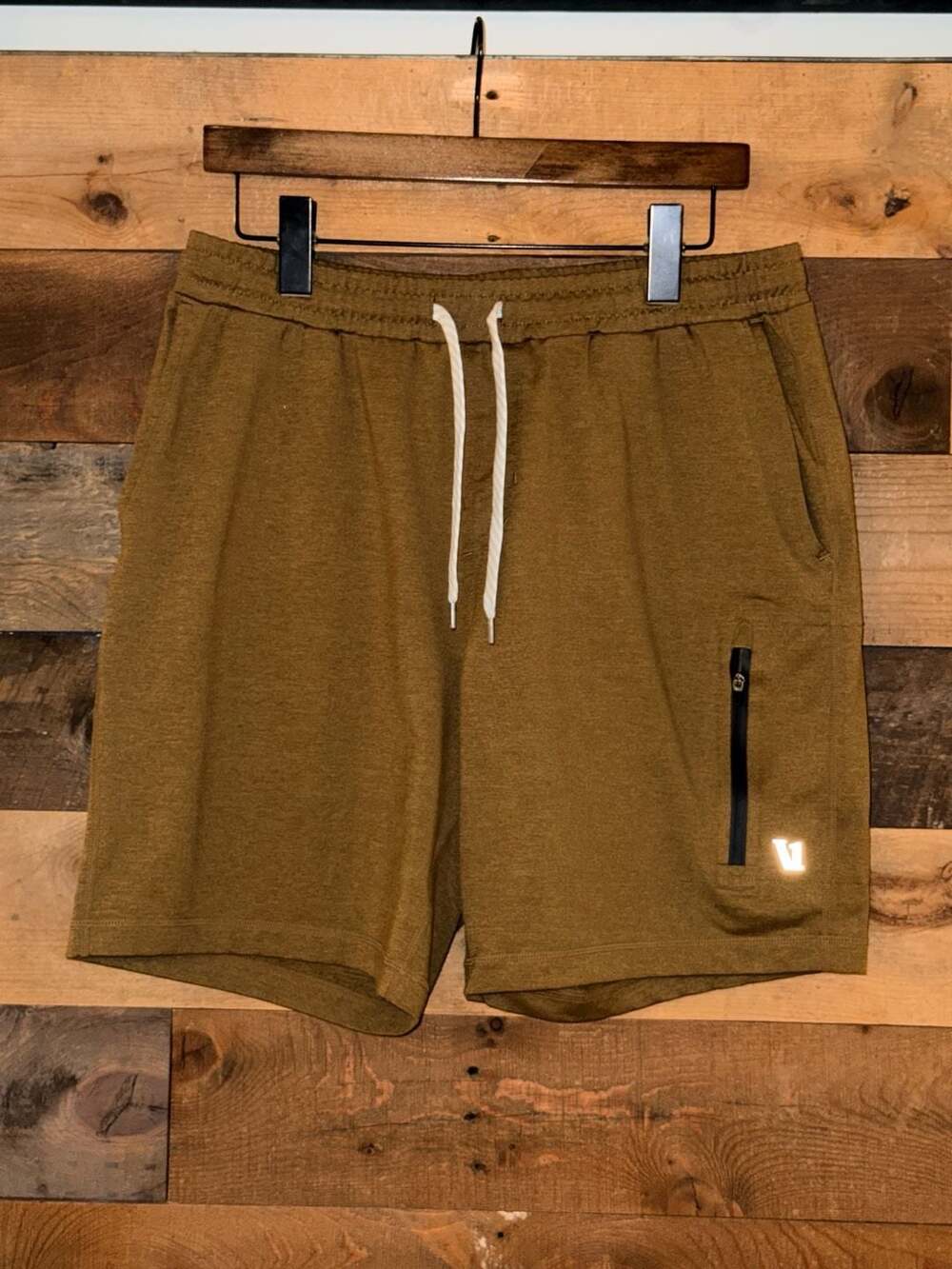 Vuori Kore Shorts Size Large Brown Athletic Performance 0409